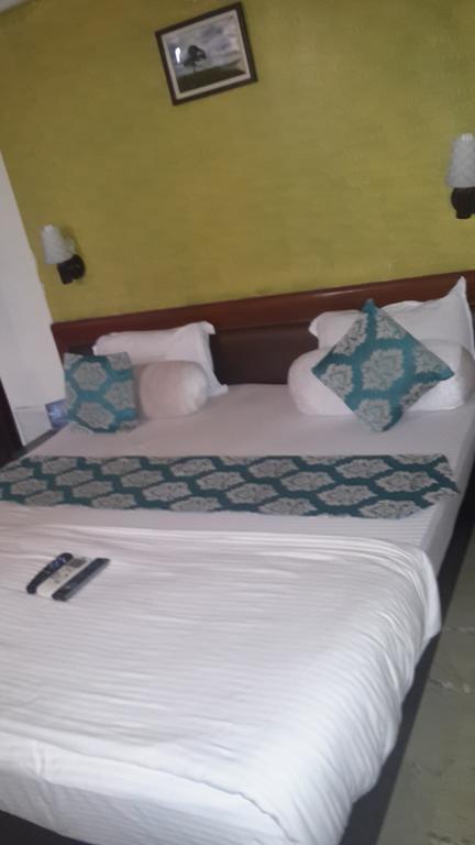 Hotel Peace Park Panvel Exterior photo
