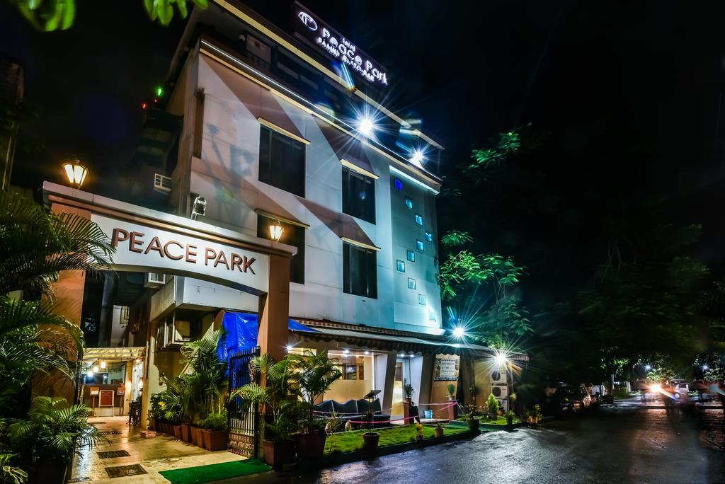 Hotel Peace Park Panvel Exterior photo