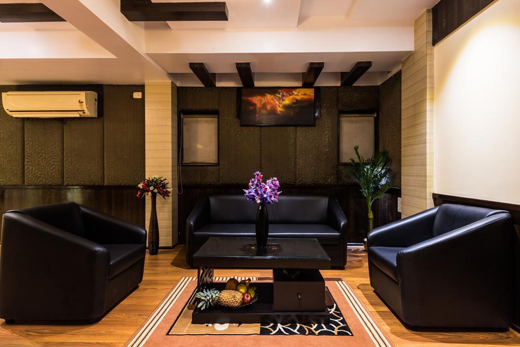 Hotel Peace Park Panvel Exterior photo