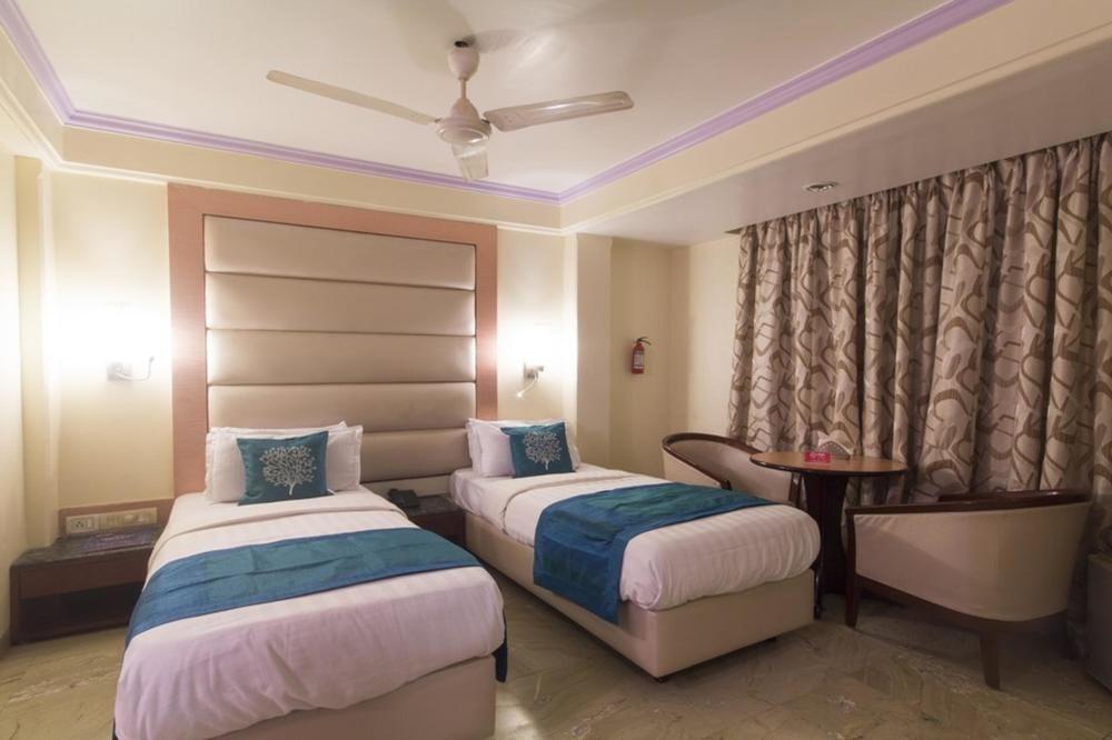 Hotel Peace Park Panvel Exterior photo